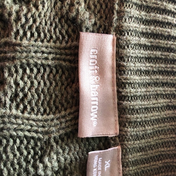 Beautiful Olive Green Croft and Barrow sweater. - Picture 4 of 4